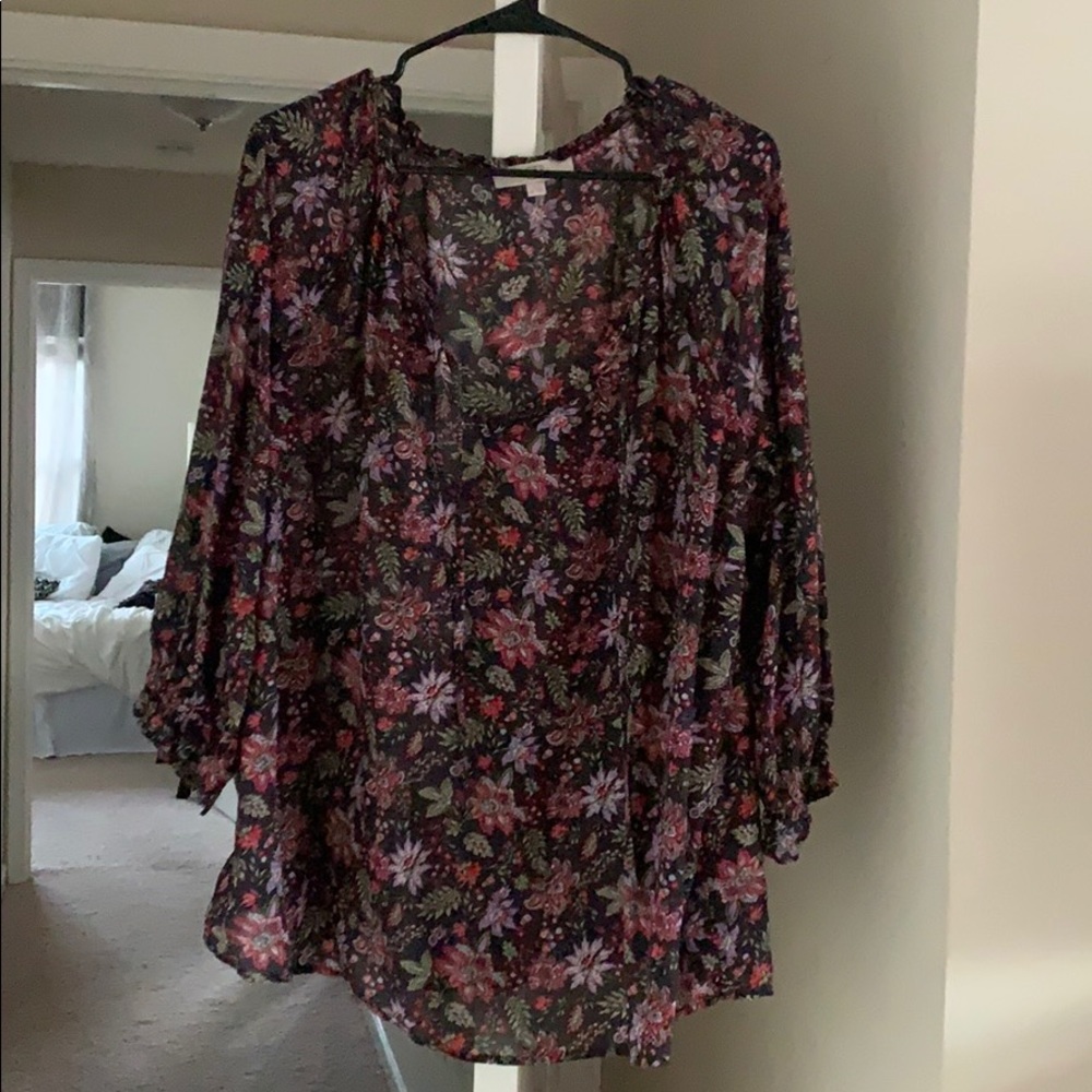 Flowery flowy blouse from the Loft!🌺
